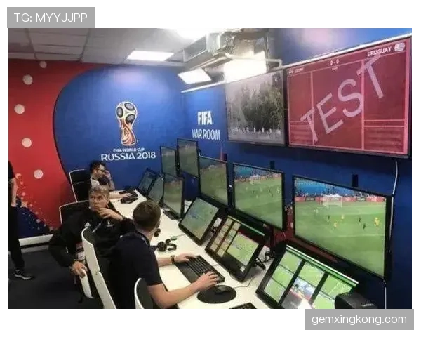 VAR回看判罚流程详解：裁判怎样正确复核关键瞬间