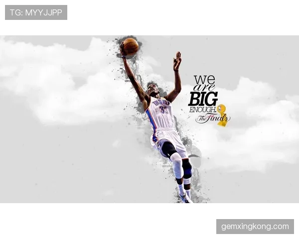 凯文·杜兰特家里走廊挂满限量球鞋，我的租房墙就配两张海报